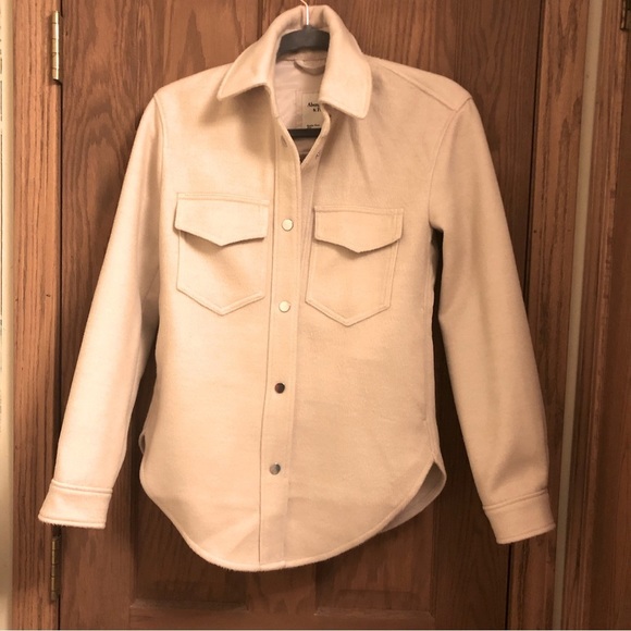 Brand New with Tags Abercrombie & Fitch Women's Cream Jacket - Picture 5 of 5